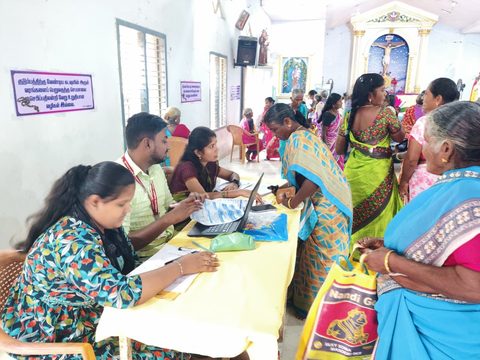 R. செல்வநாயகி அவர்கள் உறுப்பினர் சேவை முகாமில்